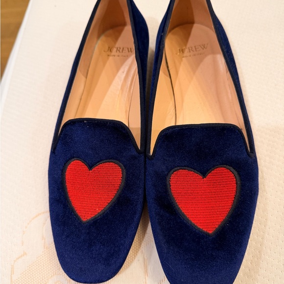 J.Crew Velvet Heart Loafers Navy Red Embroidered Flats Smoking Shoes Size 8 - Picture 2 of 3